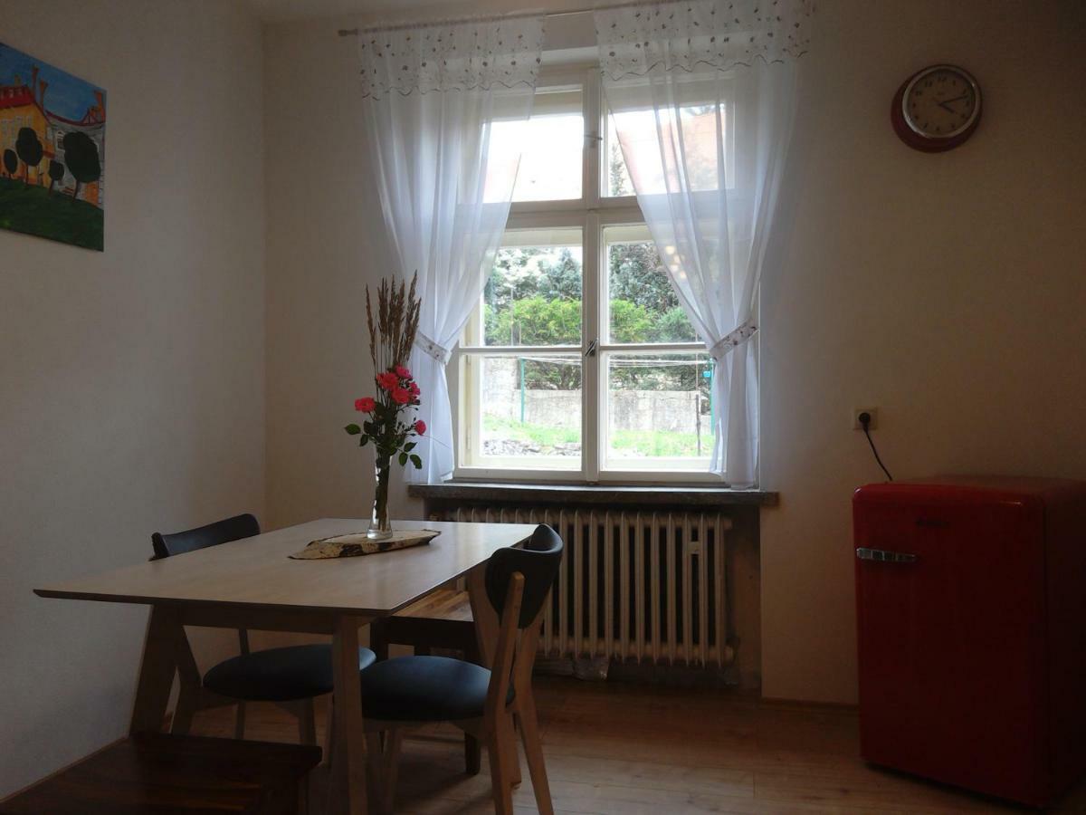 Apartman S Vyhladom Lägenhet Kremnica Exteriör bild