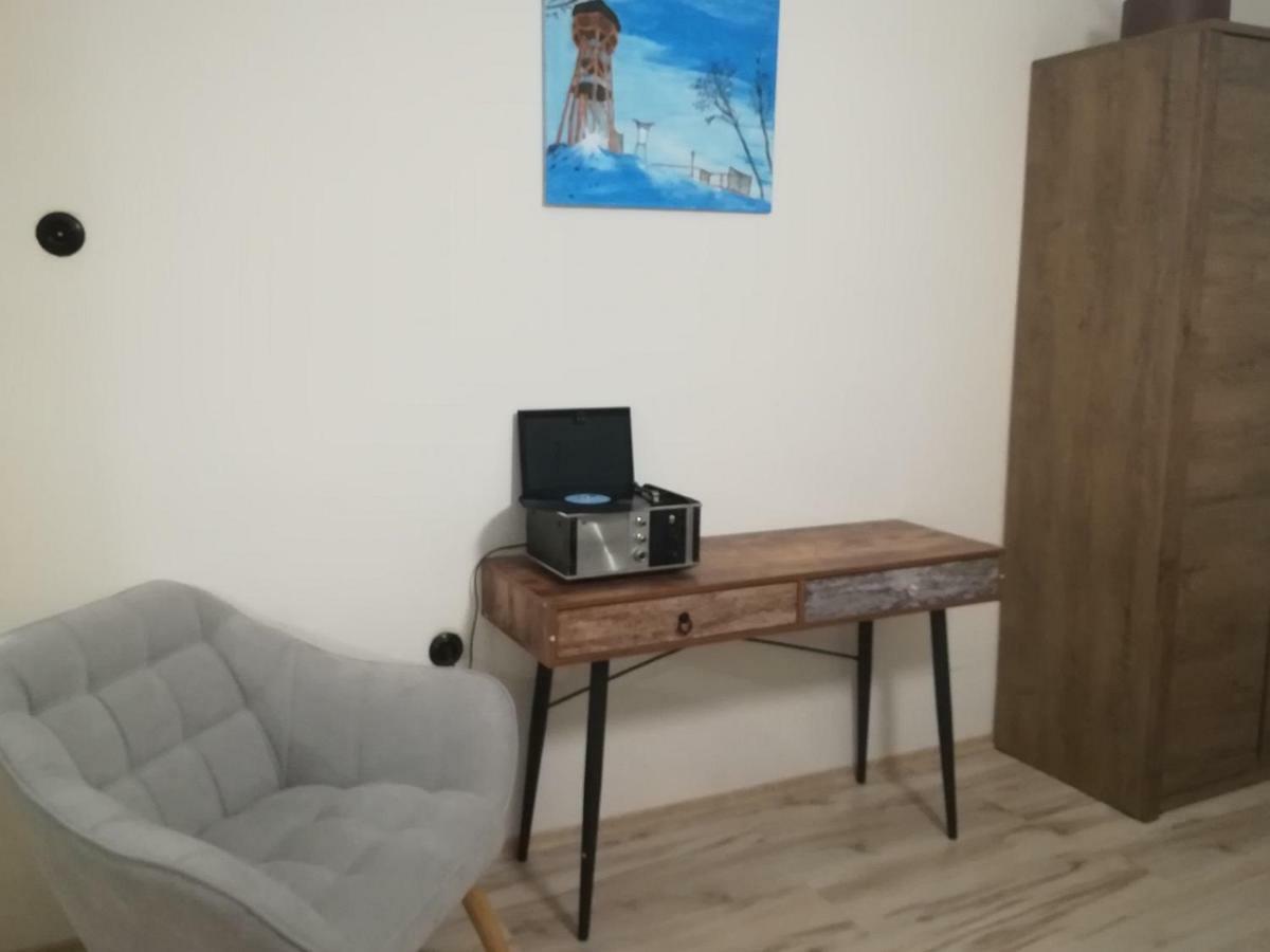 Apartman S Vyhladom Lägenhet Kremnica Exteriör bild